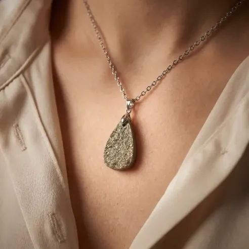 Pendentif Elkar Pyrite Drusy – Protection & Ancrage