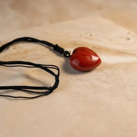 Collier Jaspe Rouge Cœur – Ancrage & Vitalité