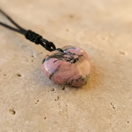 Collier Rhodonite Cœur – Guérison & Douceur Émotionnelle