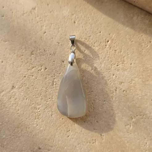 Pendentif Elaria Pierre de Lune – Intuitive & Équilibre Féminin