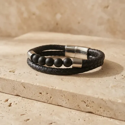 Bracelet Cuir et Onyx – Élégance Ancrée & Protection