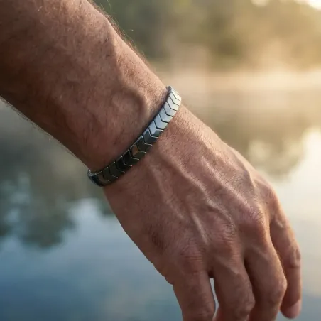 Bracelet Hématite en Flèche Homme – Force & Ancrage