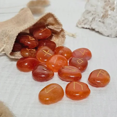 Runes en Cornaline – Divination & Énergie Ancrée Naturelle