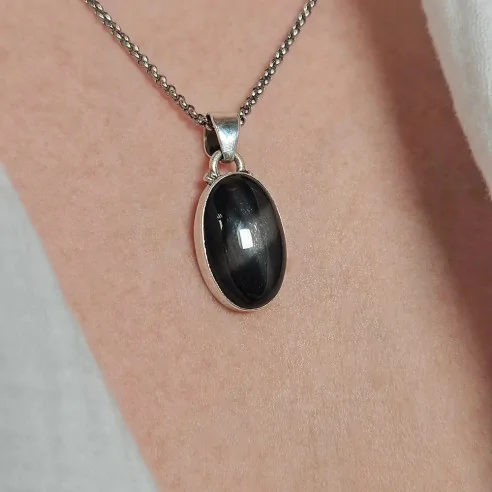 Pendentif Diopside Étoilé – Vérité Intérieure & Sagesse