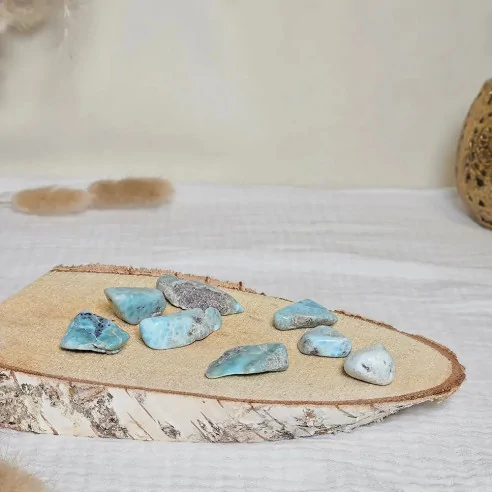 Pierre roulée en Larimar – Sérénité et équilibre