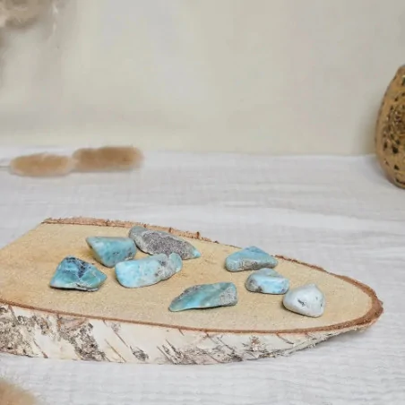 Pierre roulée en Larimar – Sérénité et équilibre