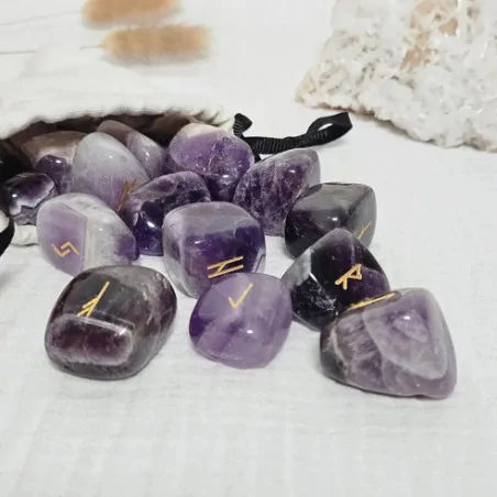 Runes en Améthyste – Divination et intuition spirituelle