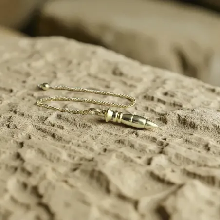 Pendule Nil Métal Doré Fin – Élégance et Précision Spirituelle