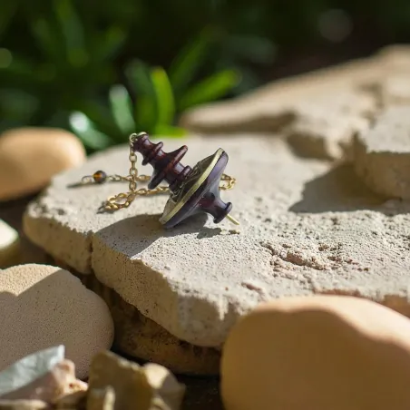 Pendule Mystica – Outil de radiesthésie en bois et laiton