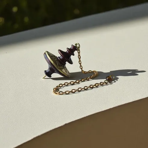 Pendule Mystica – Outil de radiesthésie en bois et laiton