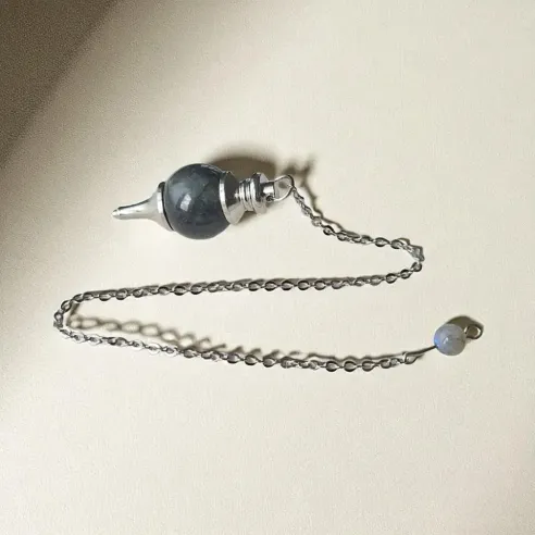Pendule Boule Labradorite – Outil divinatoire en pierre naturelle