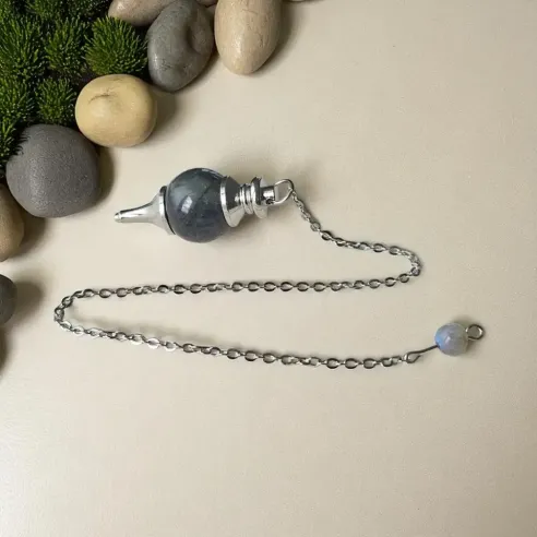 Pendule Boule Labradorite – Outil divinatoire en pierre naturelle
