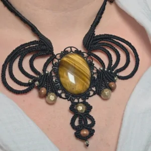 Collier macramé œil de tigre – Bijou artisanal pierre naturelle