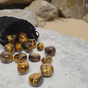 Runes gravées en œil de tigre – Oracle divinatoire