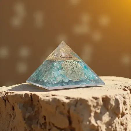 Pyramide Orgonite Aigue Marine – Équilibre et énergie douce