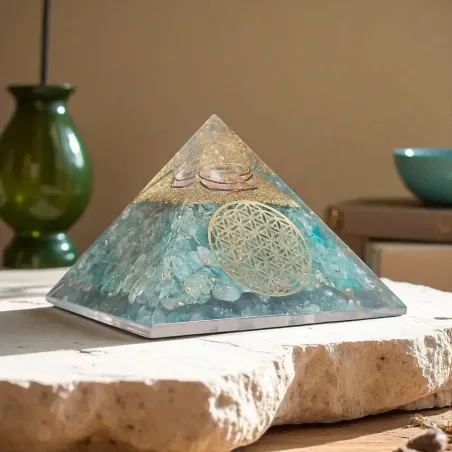 Pyramide Orgonite Aigue Marine – Équilibre et énergie douce
