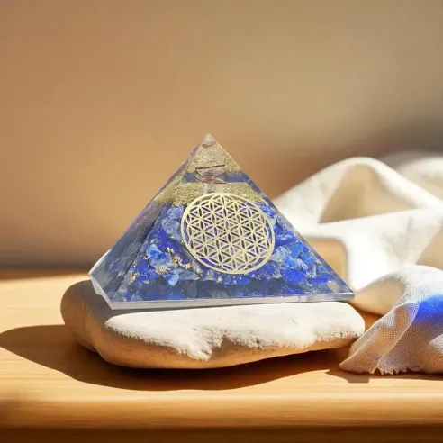 Pyramide orgonite lapis lazuli – Clarté & protection mentale