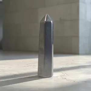 Pointe hématite 4 cm – Pierre d’ancrage et de stabilité