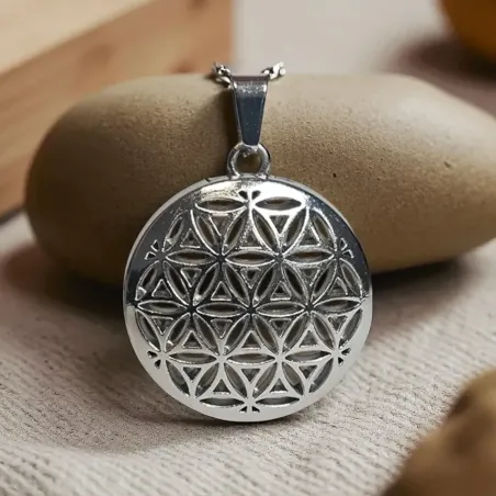 Pendentif Fleur de vie et cristal de roche - Énergie et clarté