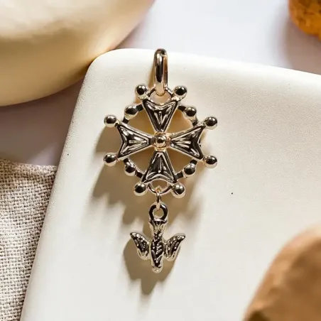 Croix huguenote argent – Élégance & symbole historique