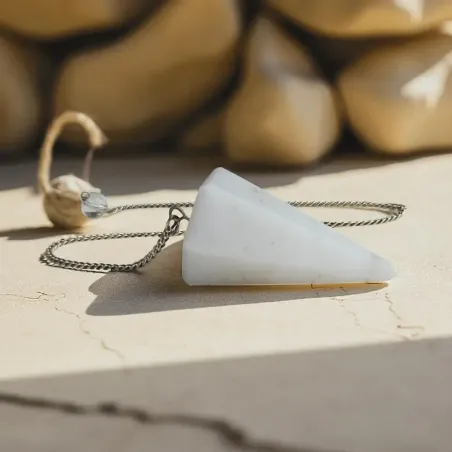 Pendule pierre de lune hexagonale – Intuition et féminin sacré