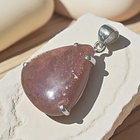 Pendentif Pierre de soleil argent forme triangle vitalité