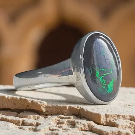 Bague Opale Boulder – Intuition & lumière mystique