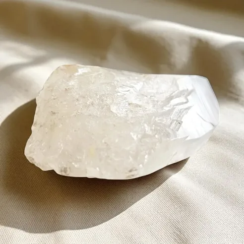 Pointe Cristal de Roche – Énergie pure & Clarté spirituelle