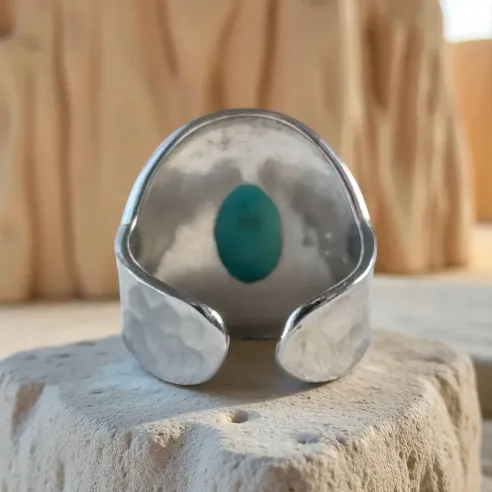 Bague Larimar et Martelée – Sérénité & Expression Sacrée