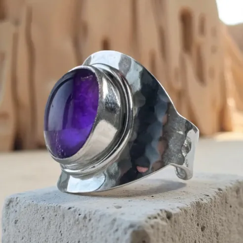 Bague Améthyste et Argent Martelée – Sagesse & Sérénité