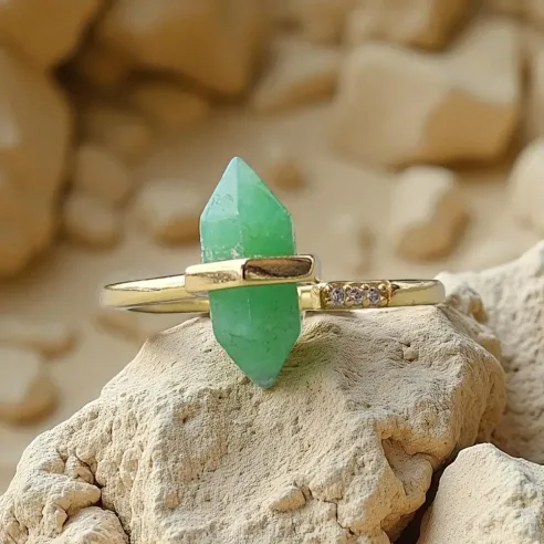 Bague Jade en Pointe – Argent plaqué or & énergie du cœur