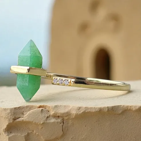 Bague Jade en Pointe – Argent plaqué or & énergie du cœur