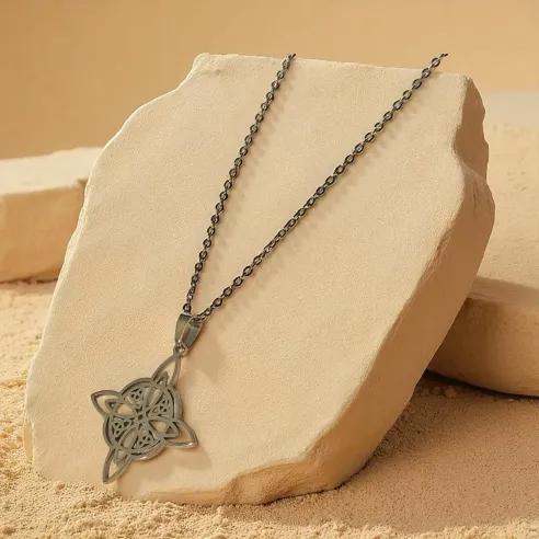Collier Nœud de Sorcière – Protection ésotérique & force magique