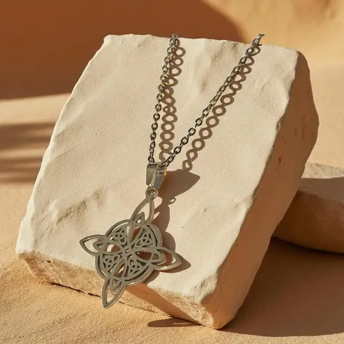 Collier Nœud de Sorcière – Protection ésotérique & force magique