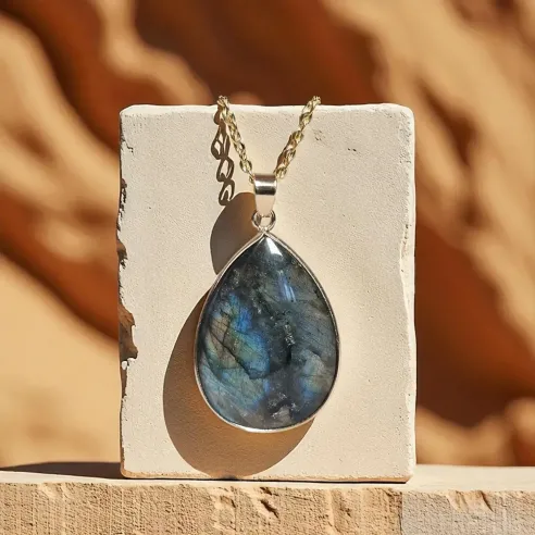 Collier Doré Labradorite Extra Goutte – Protection & Élégance spirituelle