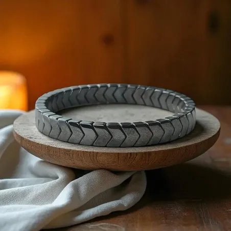 Bracelet Hématite en Flèche Homme – Force & Ancrage