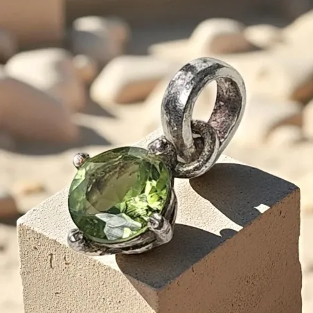 Pendentif Péridot Argent – Pierre de cœur et d’ancrage