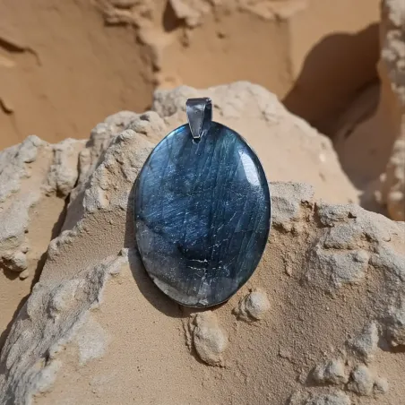 Pendentif en Labradorite Ovale – Protection et Intuition