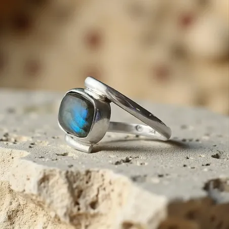 Bague Aphrodite Labradorite – intuition et élégance