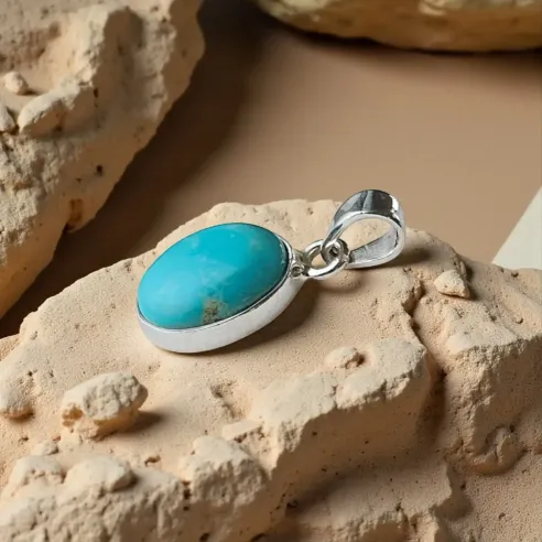 Pendentif Turquoise Naturelle – Communication & Protection