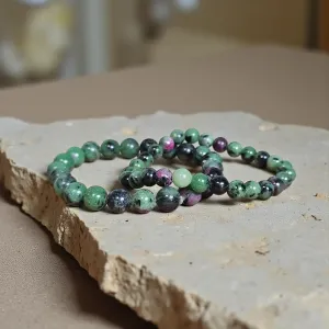 Bracelet en Rubis Zoïsite – Énergie, Passion & Transformation