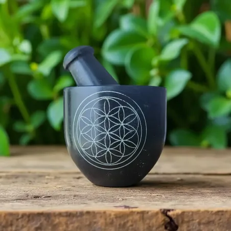 Mortier pierre saponite noire – Fleur de Vie gravée