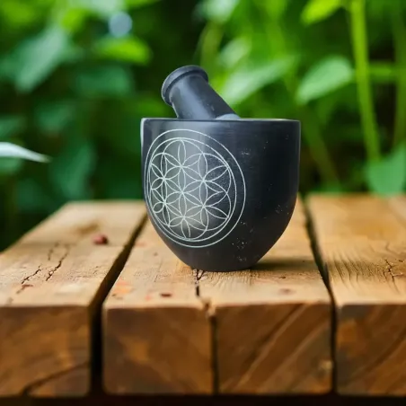 Mortier pierre saponite noire – Fleur de Vie gravée