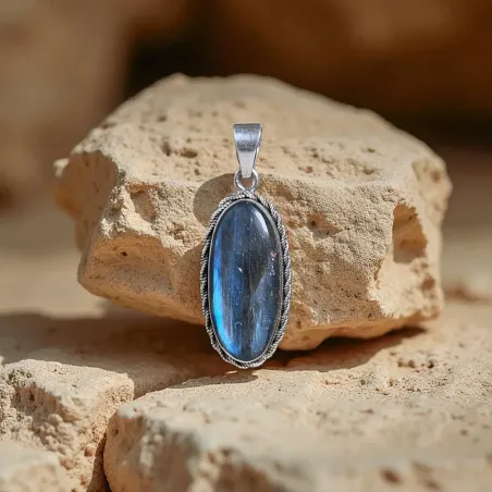 Pendentif Labradorite bleutée ovale - protection énergétique