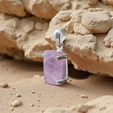 Pendentif en Kunzite rectangle griffé – Amour inconditionnel