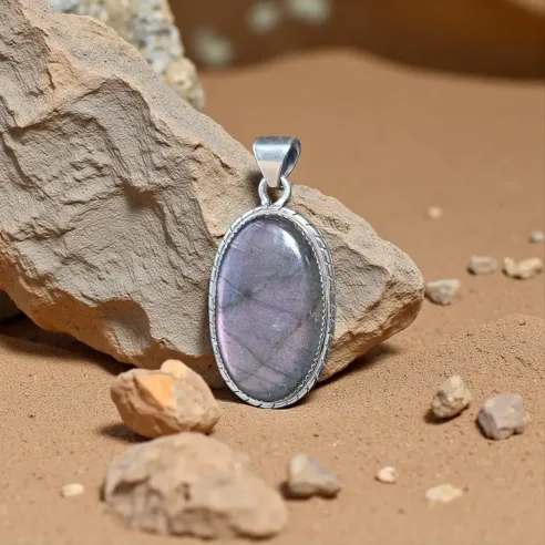 Pendentif Labradorite Violette Ovale – Argent Tressé