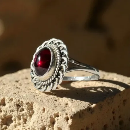 Bague Flora Grenat – Vitalité & Force Passionnée
