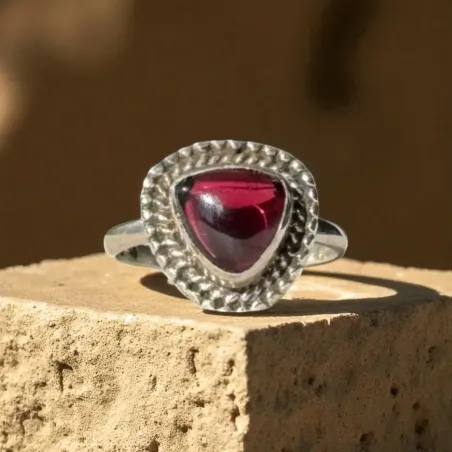 Bague Nina Grenat – Énergie & Ancrage Émotionnel