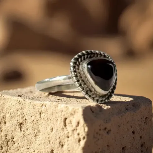 Bague Nina Grenat – Énergie & Ancrage Émotionnel