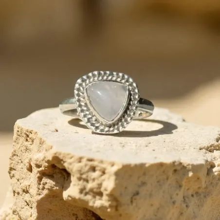 Bague Nina Pierre de Lune – Intuition & Féminin Sacré